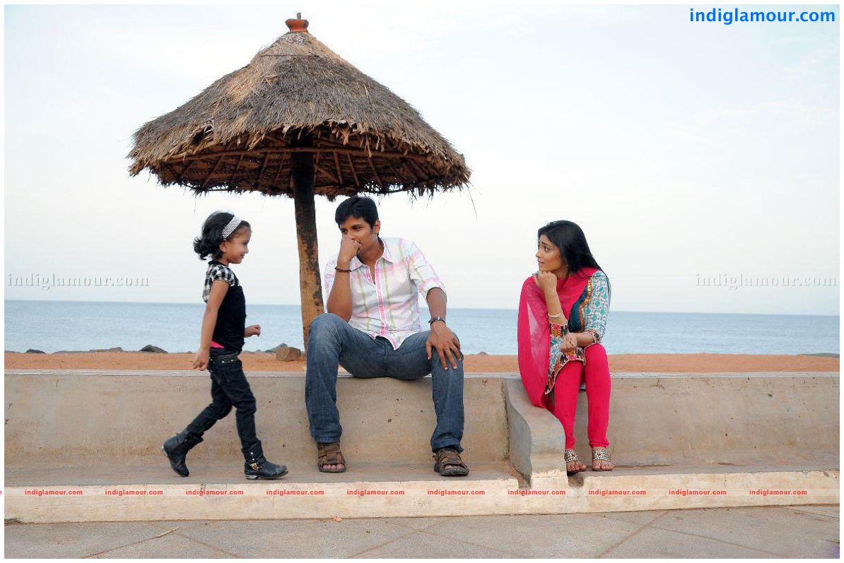 Rowthiram Movie hd photo