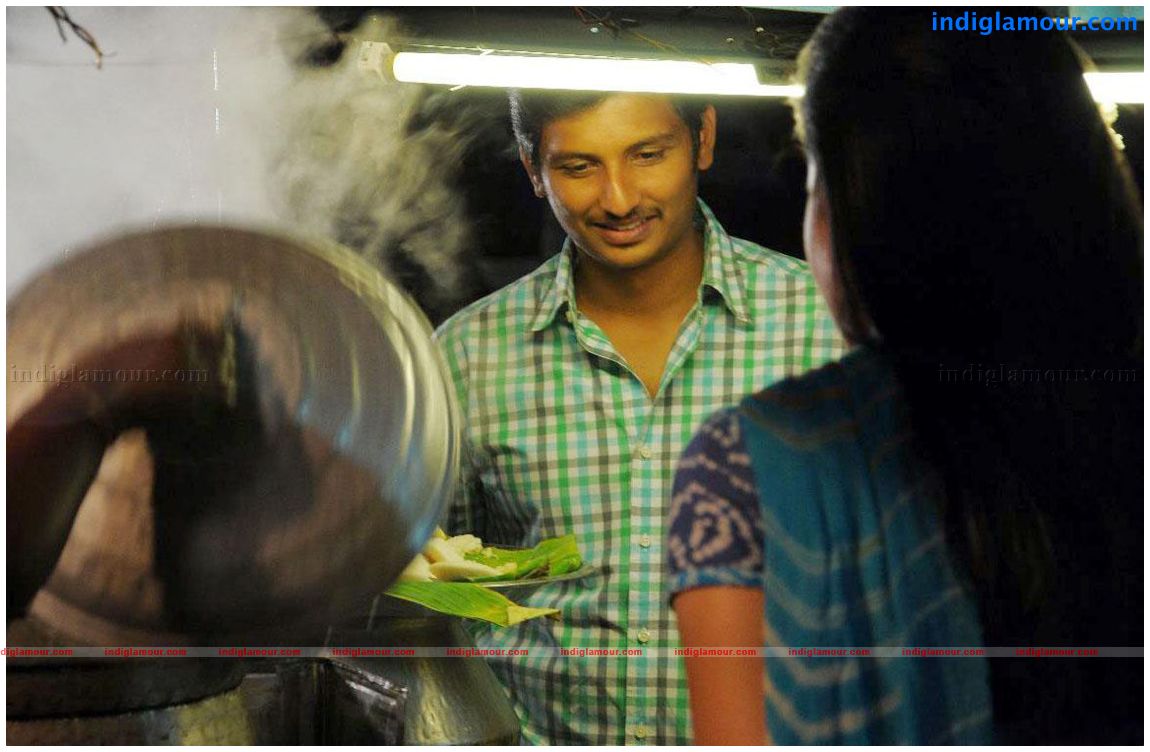 Rowthiram Movie hd photo