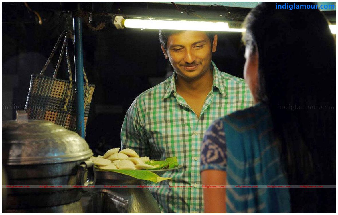 Rowthiram Movie hd photo