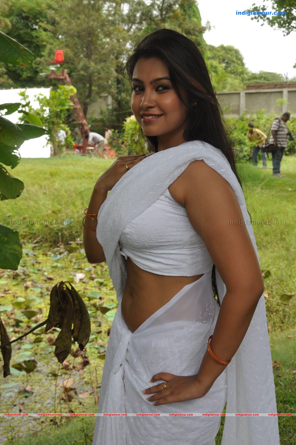 Actress white. Варша пиктурес. South indian big hot. White Saree Sleeveless. Desi hot actress]].