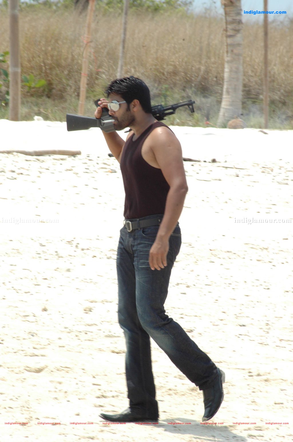 Ayutha Porattam Movie hd photo
