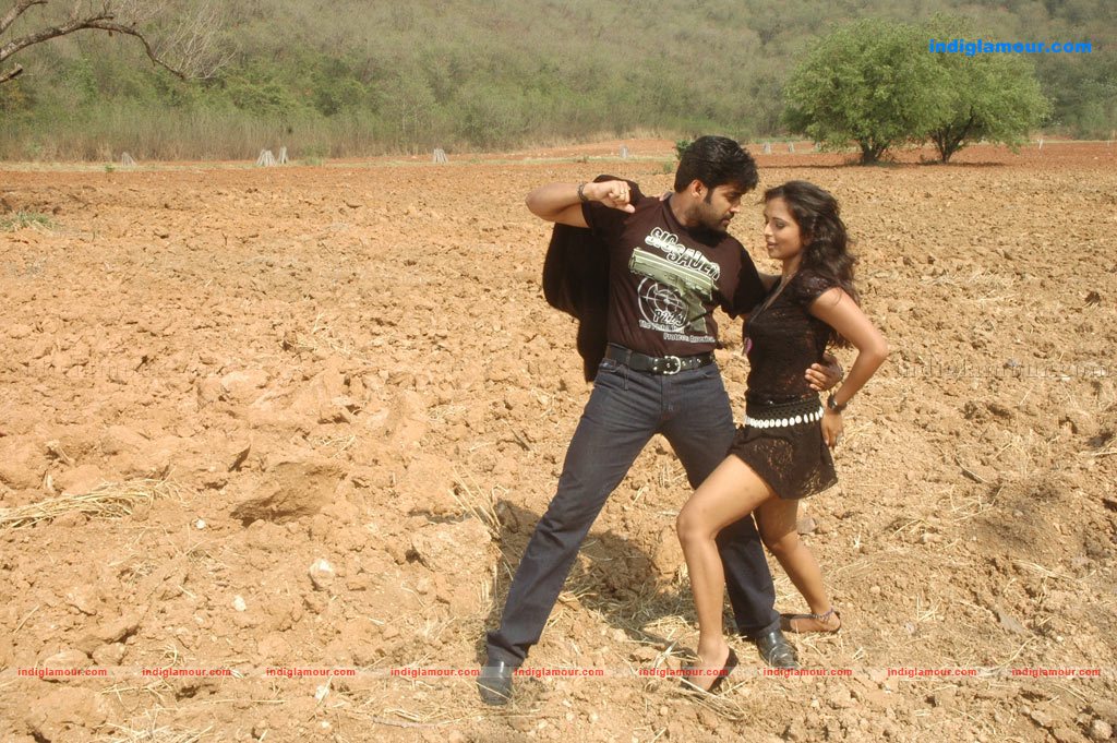 Ayutha Porattam Movie hd photo