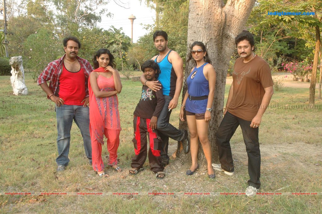 Ayutha Porattam Movie hd photo