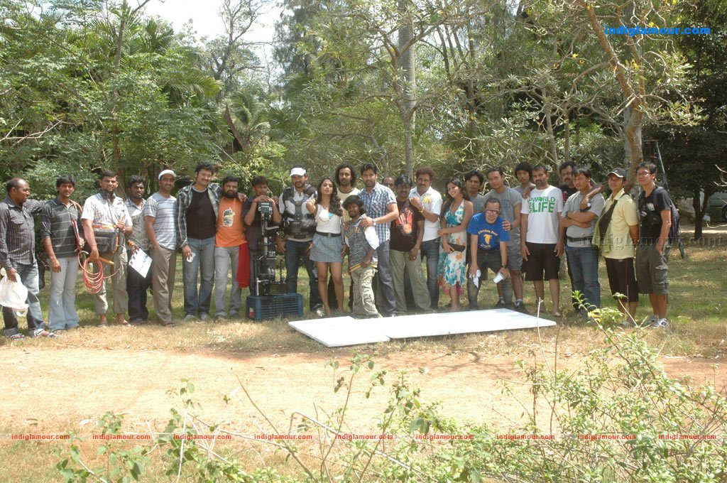 Ayutha Porattam Movie hd photo