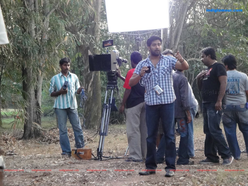 Ayutha Porattam Movie hd photo