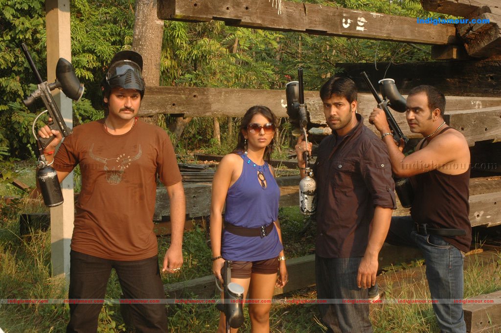 Ayutha Porattam Movie hd photo