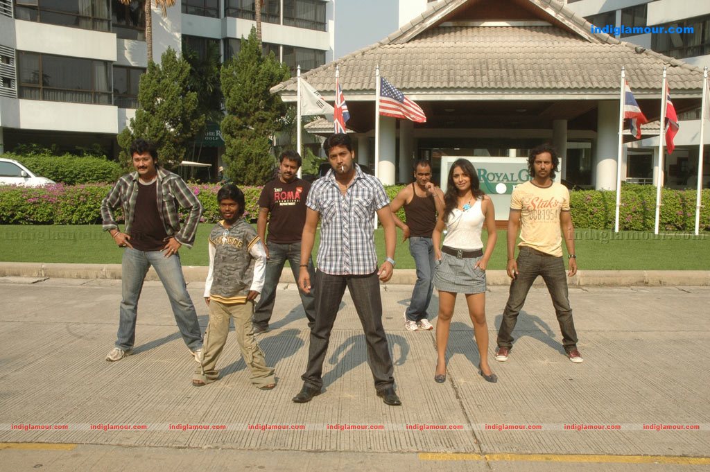 Ayutha Porattam Movie hd photo