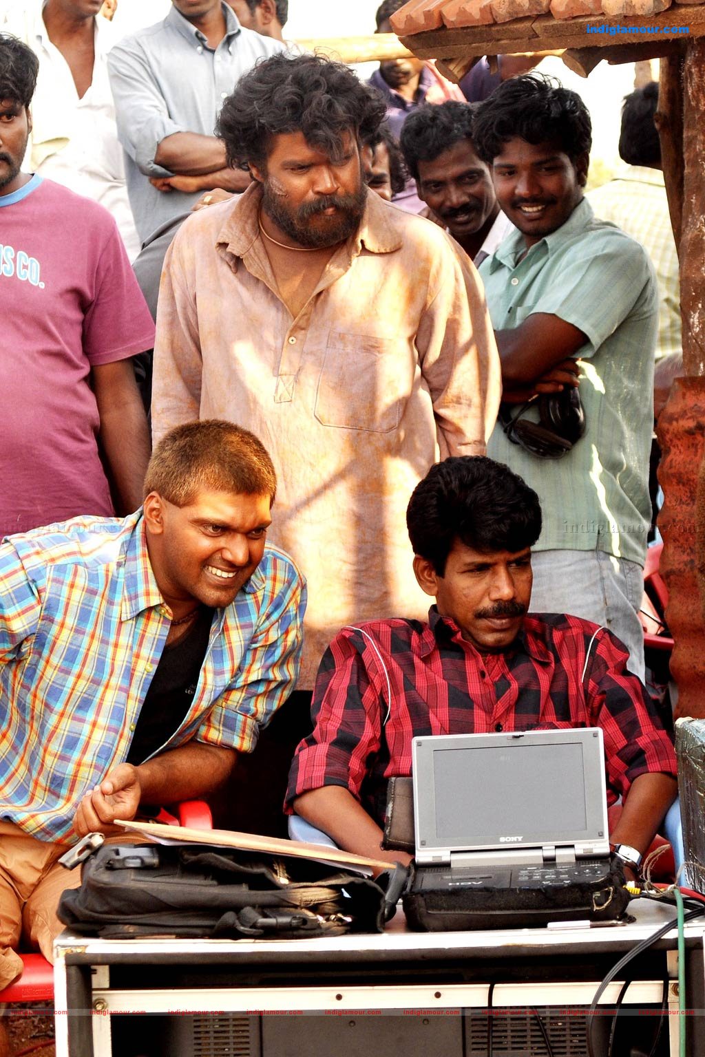 Avan Ivan Movie hd photo