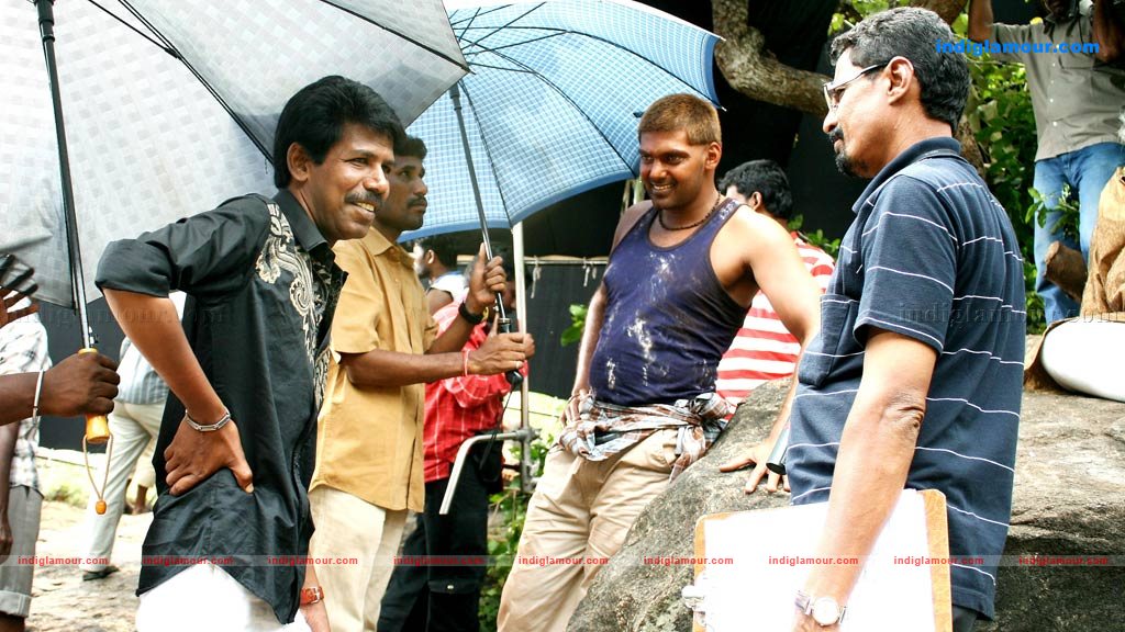 Avan Ivan Movie hd photo