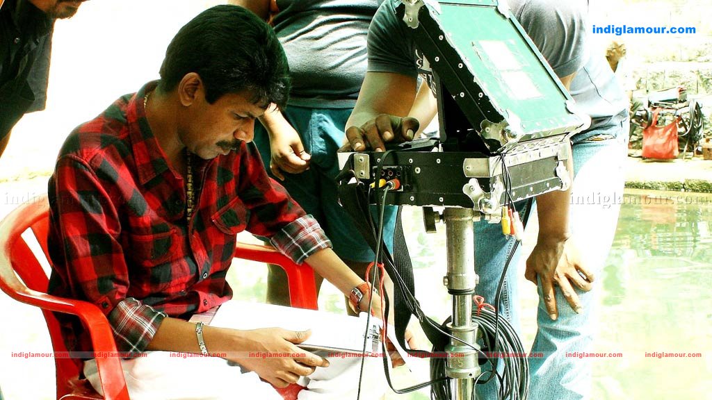 Avan Ivan Movie hd photo
