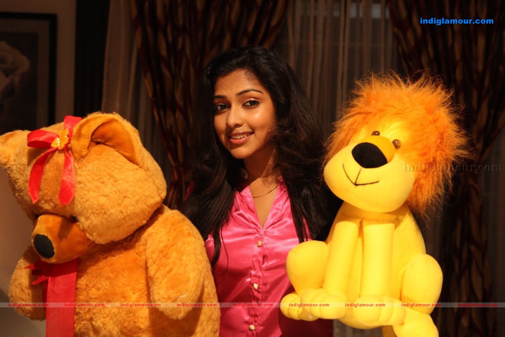 Deiva Thirumagan Movie hd photo
