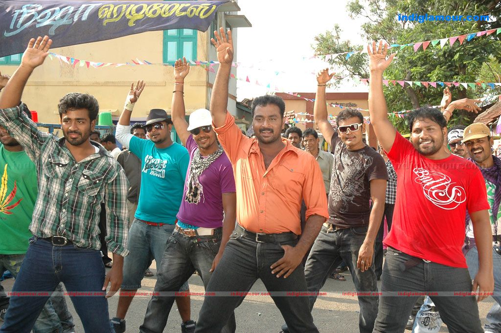 Oru Mazhai Naangu Saaral Movie hd photo