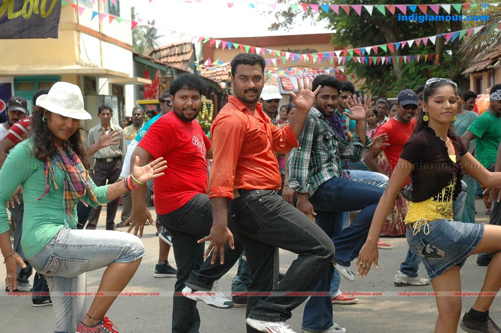 Oru Mazhai Naangu Saaral Movie hd photo