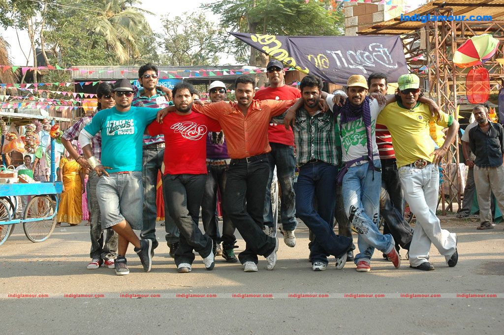 Oru Mazhai Naangu Saaral Movie hd photo