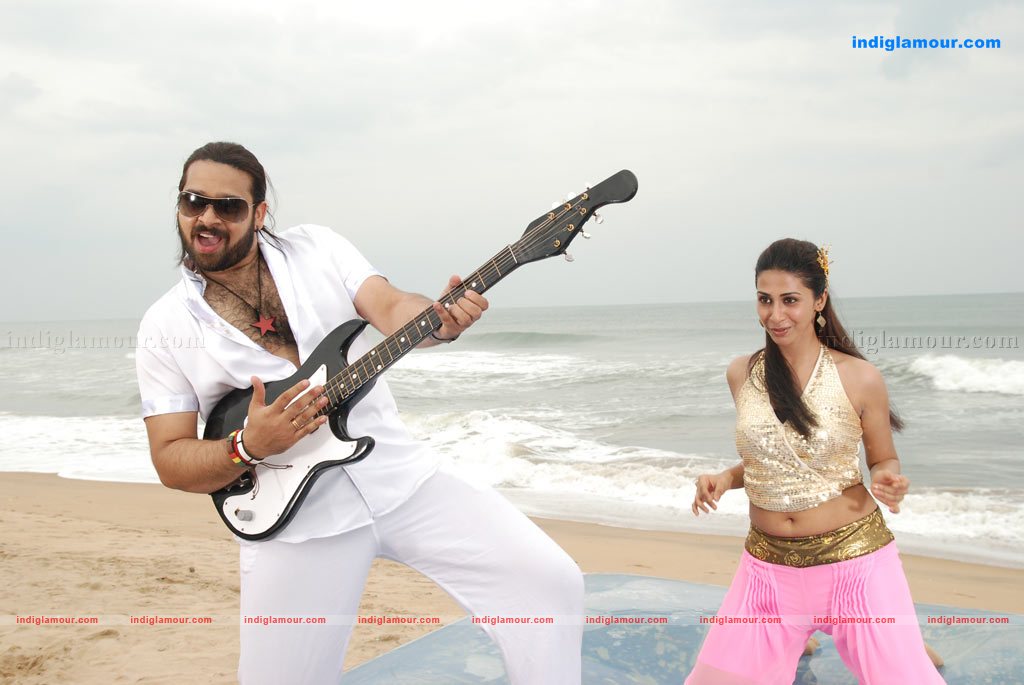 Ninaivil Nindraval Movie hd photo