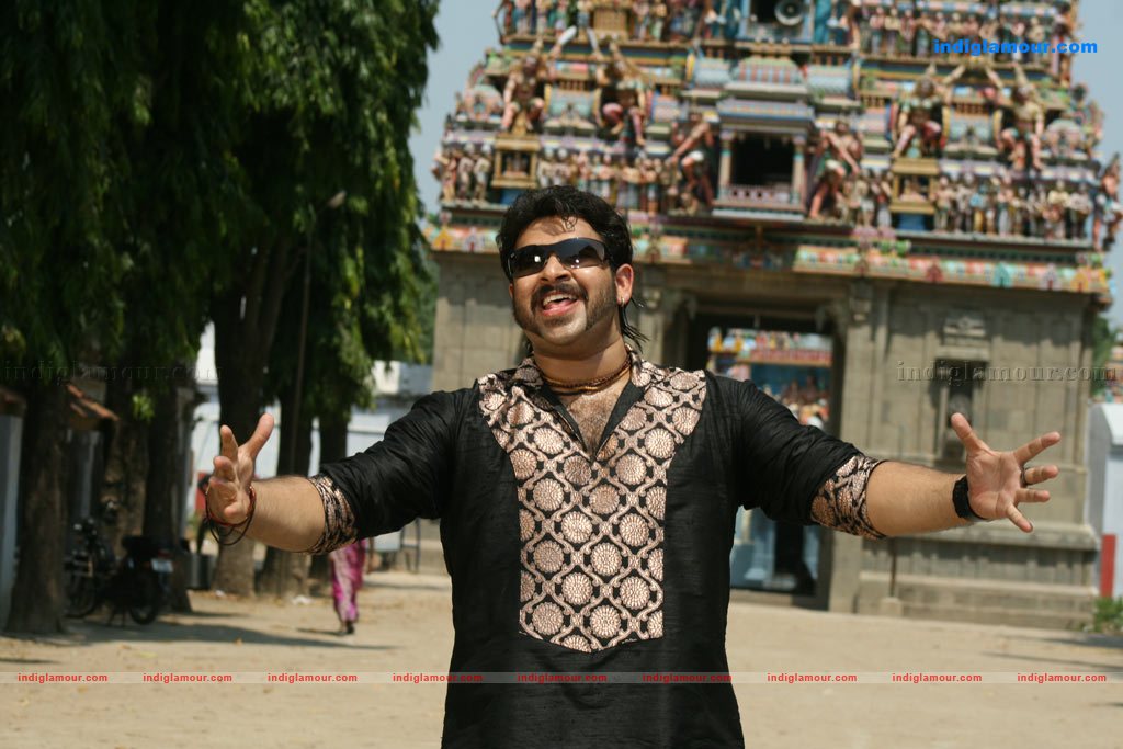 Ninaivil Nindraval Movie hd photo