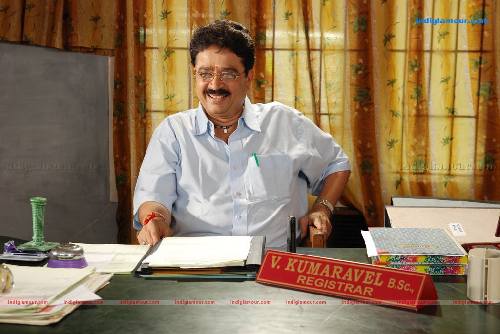 Ninaivil Nindraval Movie hd photo