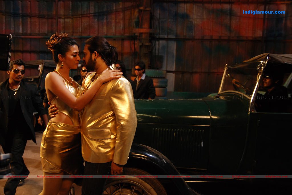 Ninaivil Nindraval Movie hd photo