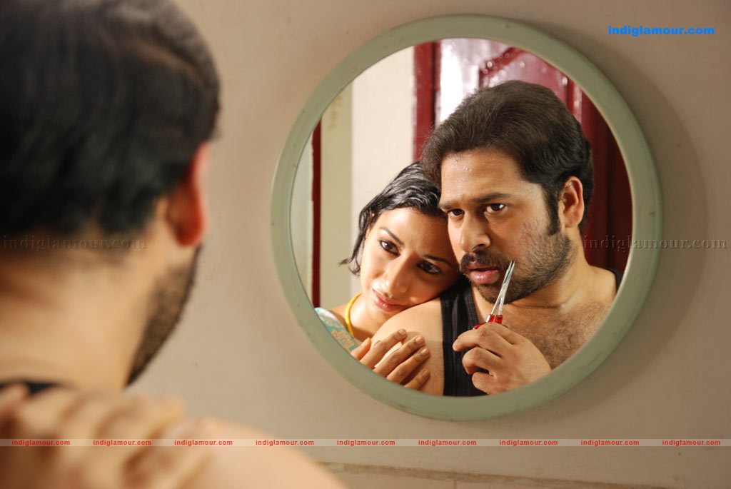 Ninaivil Nindraval Movie hd photo