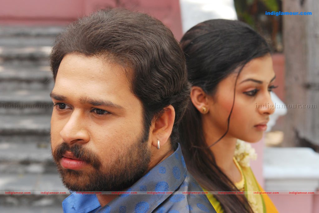 Ninaivil Nindraval Movie hd photo