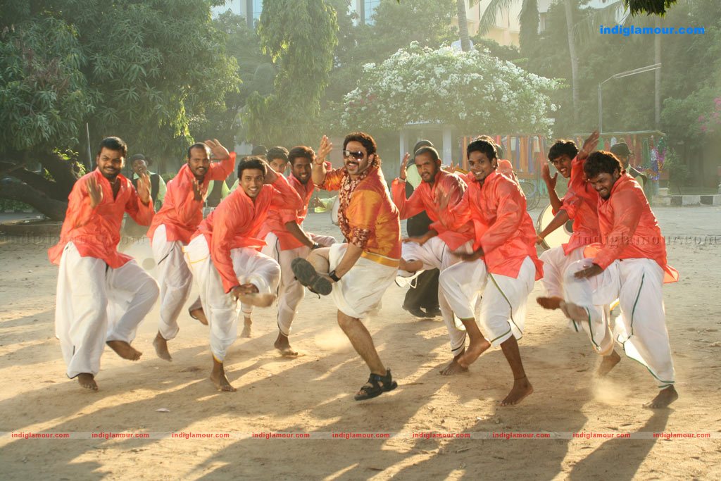 Ninaivil Nindraval Movie hd photo