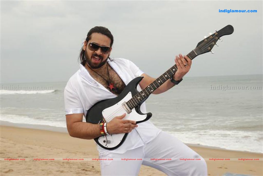 Ninaivil Nindraval Movie hd photo