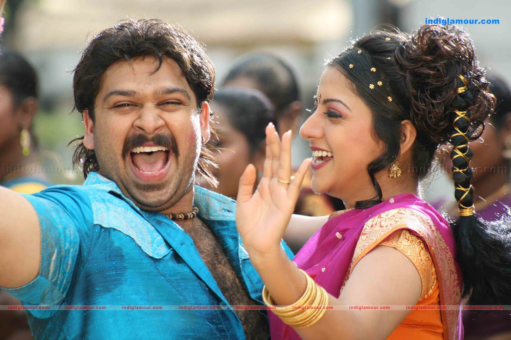 Ninaivil Nindraval Movie hd photo