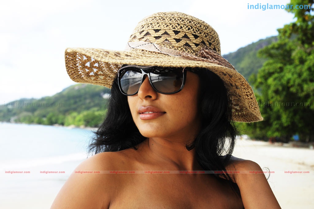 Yuvan Yuvathi Movie hd photo