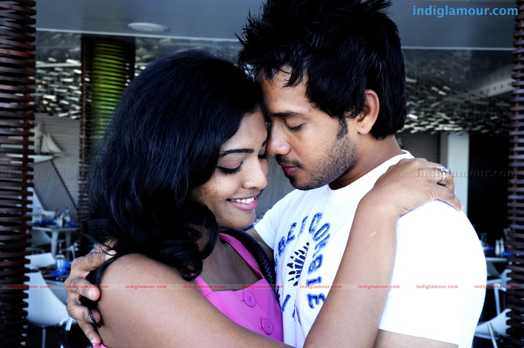 Yuvan Yuvathi Movie hd photo