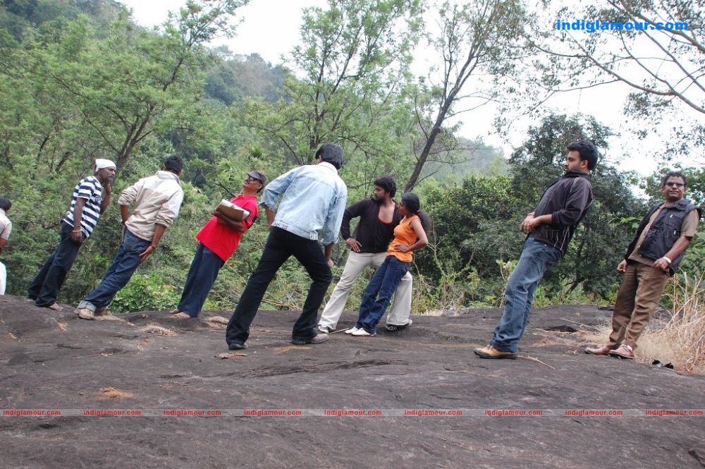 Mayaman chennaiyil oru naal Movie hd photo