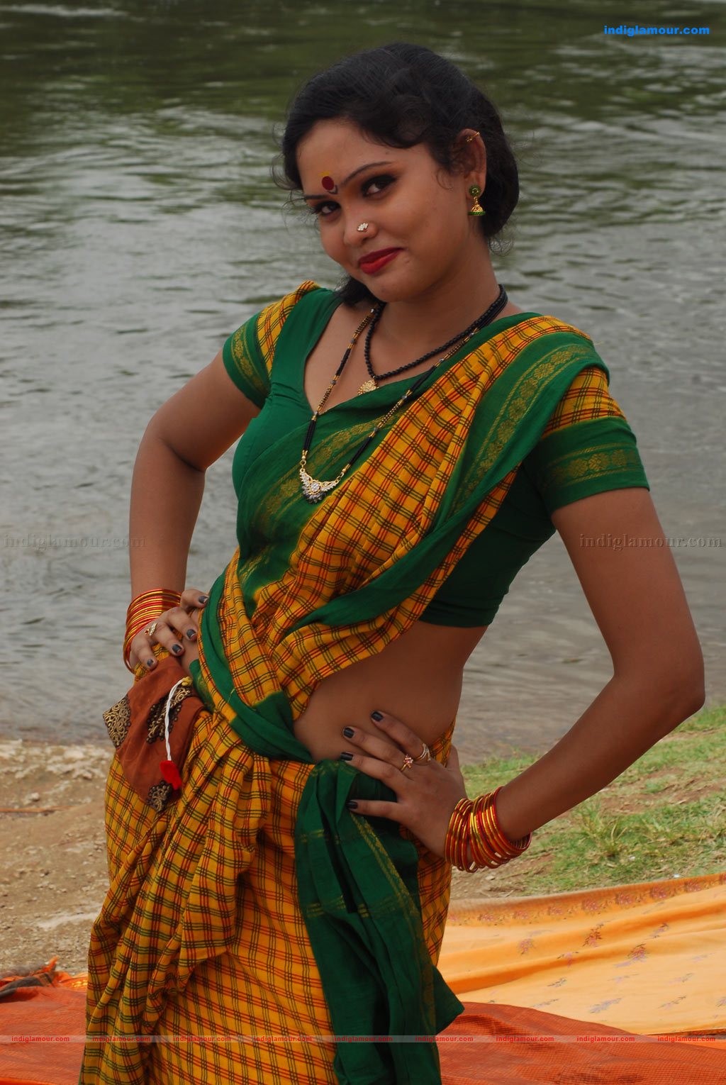 Tenkasi Pakkathula Movie hd photo