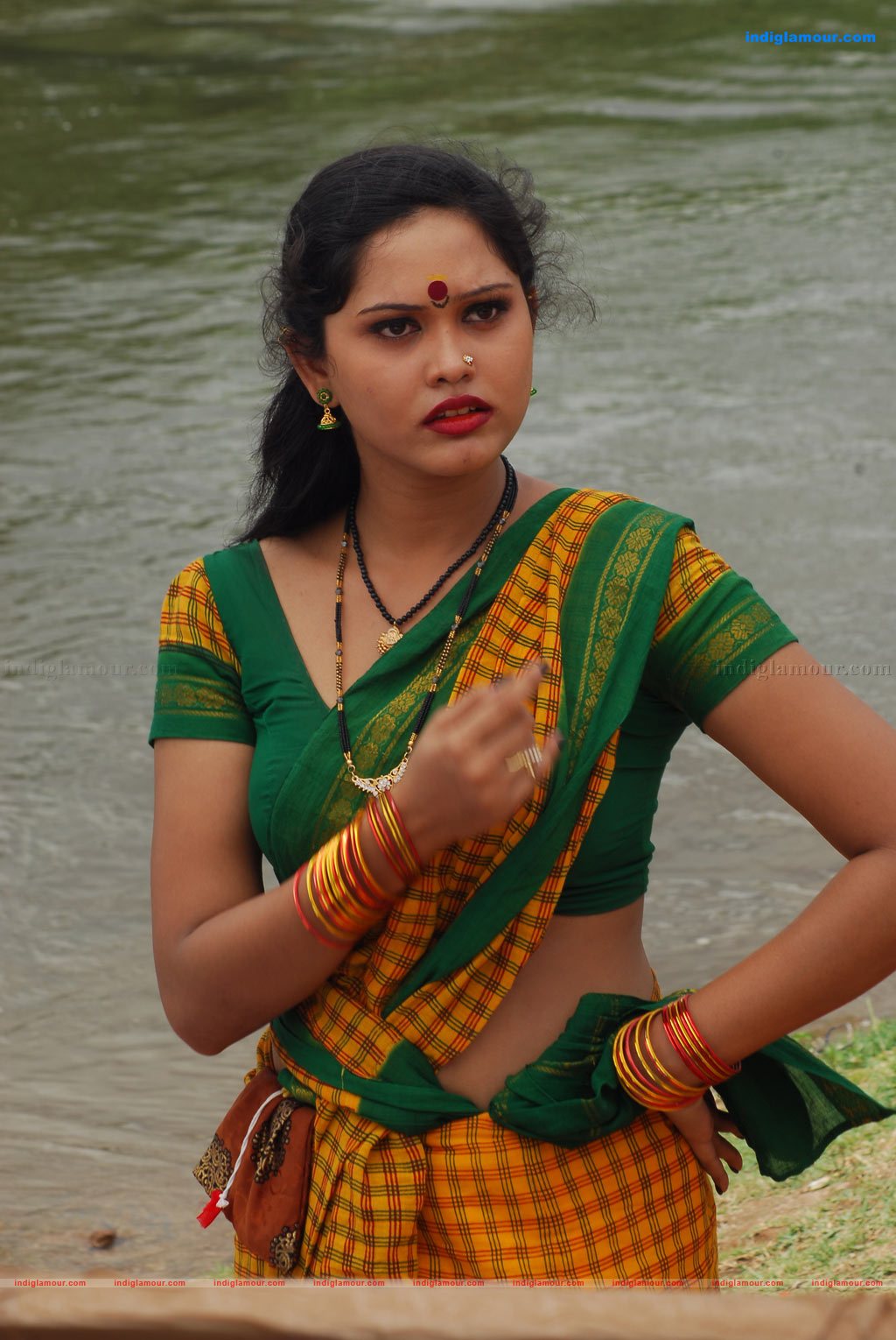Tenkasi Pakkathula Movie hd photo