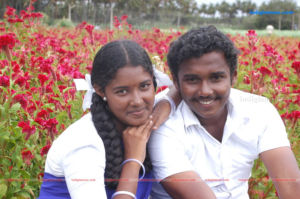 Tenkasi Pakkathula Movie hd photo