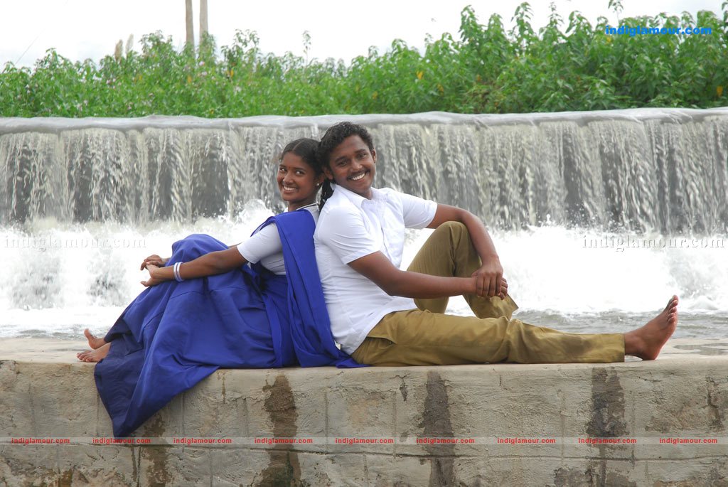 Tenkasi Pakkathula Movie hd photo