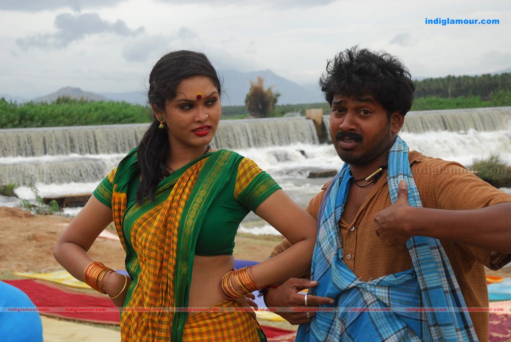 Tenkasi Pakkathula Movie hd photo