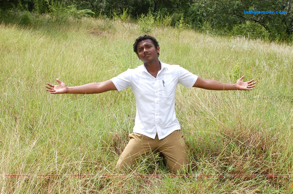 Tenkasi Pakkathula Movie hd photo