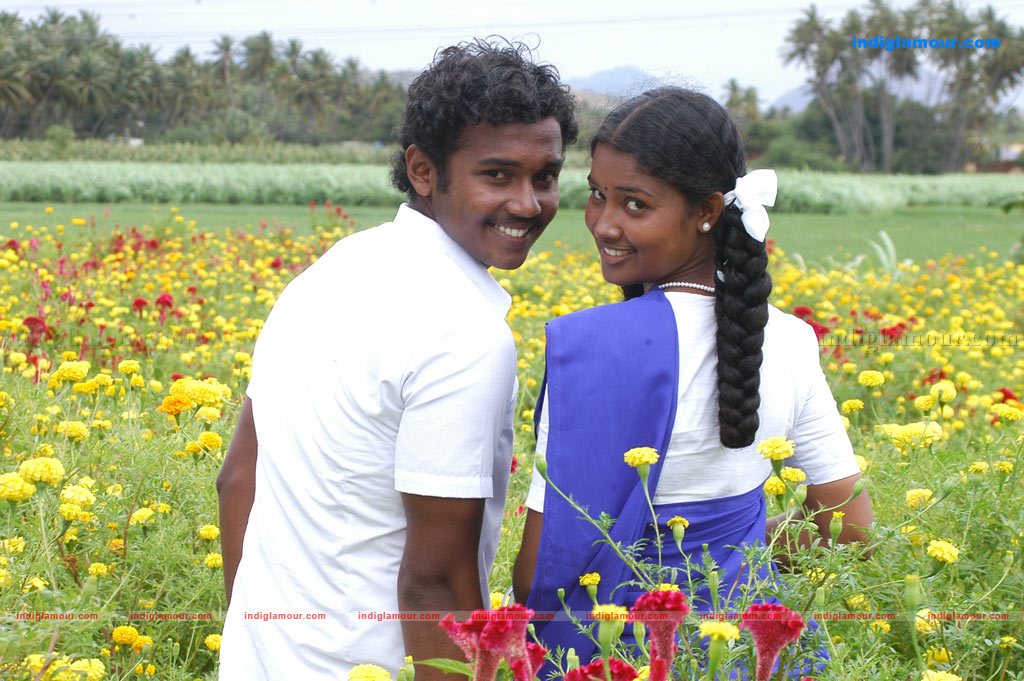 Tenkasi Pakkathula Movie hd photo