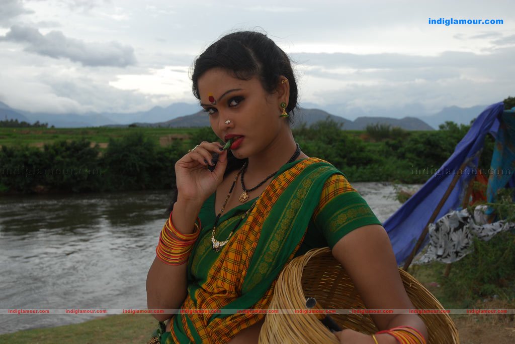 Tenkasi Pakkathula Movie hd photo
