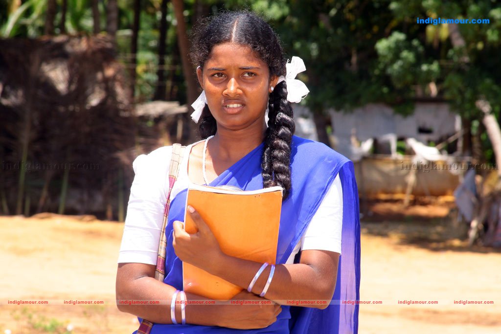 Tenkasi Pakkathula Movie hd photo