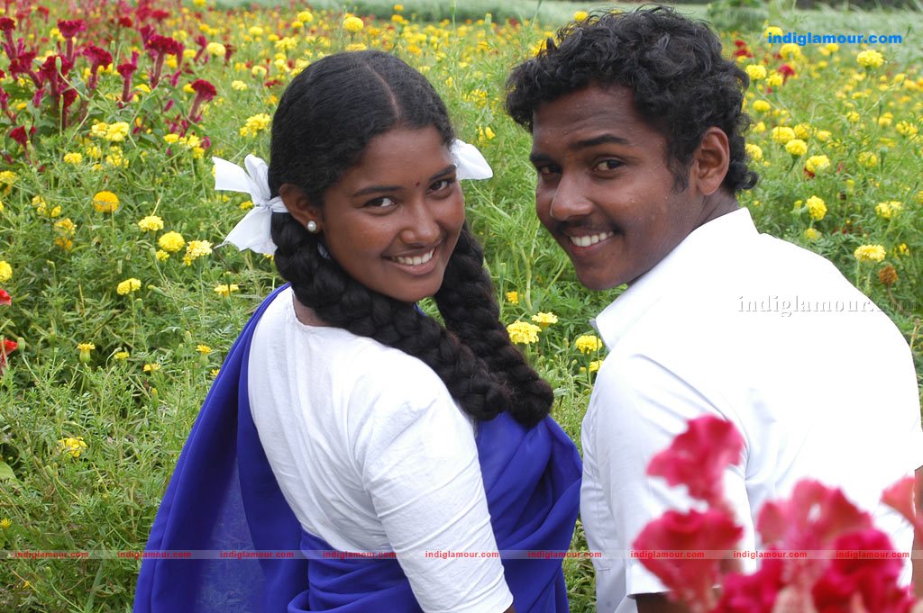 Tenkasi Pakkathula Movie hd photo