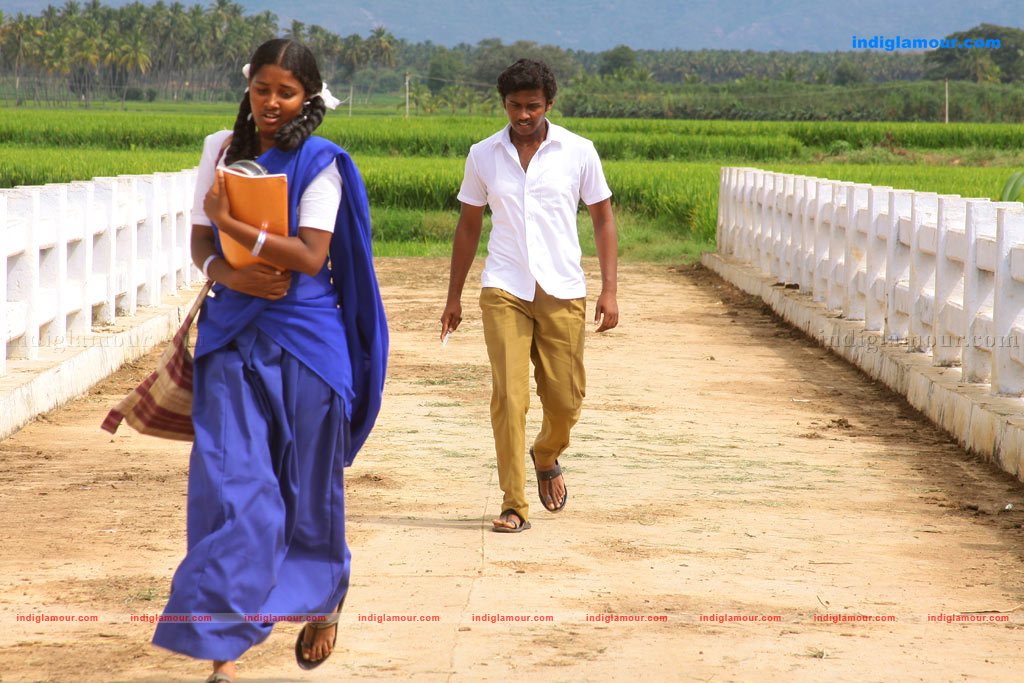 Tenkasi Pakkathula Movie hd photo