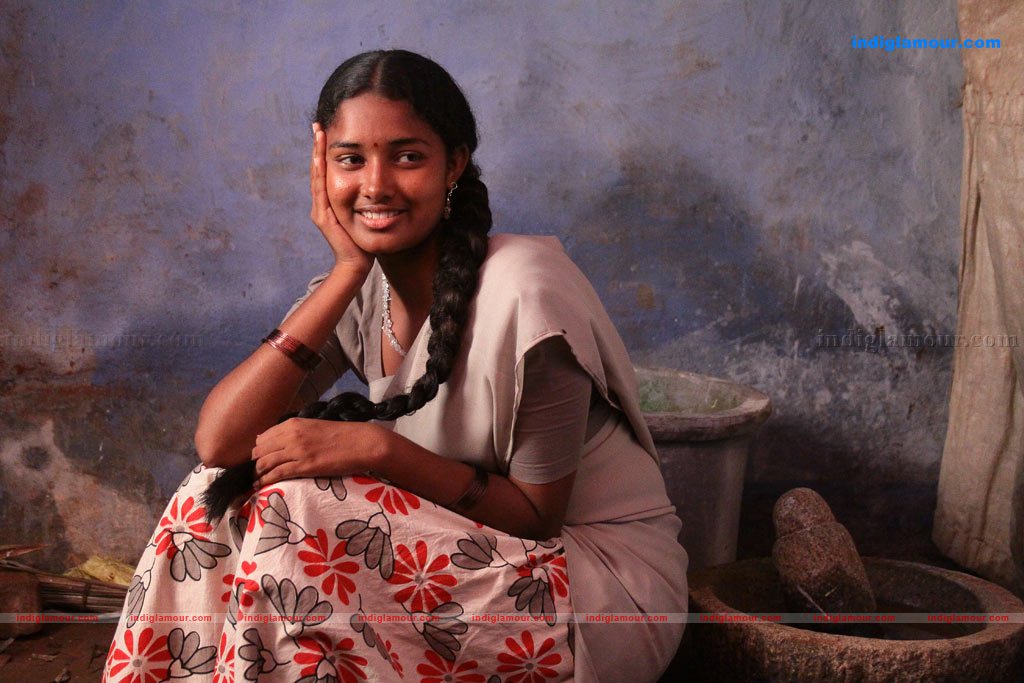 Tenkasi Pakkathula Movie hd photo