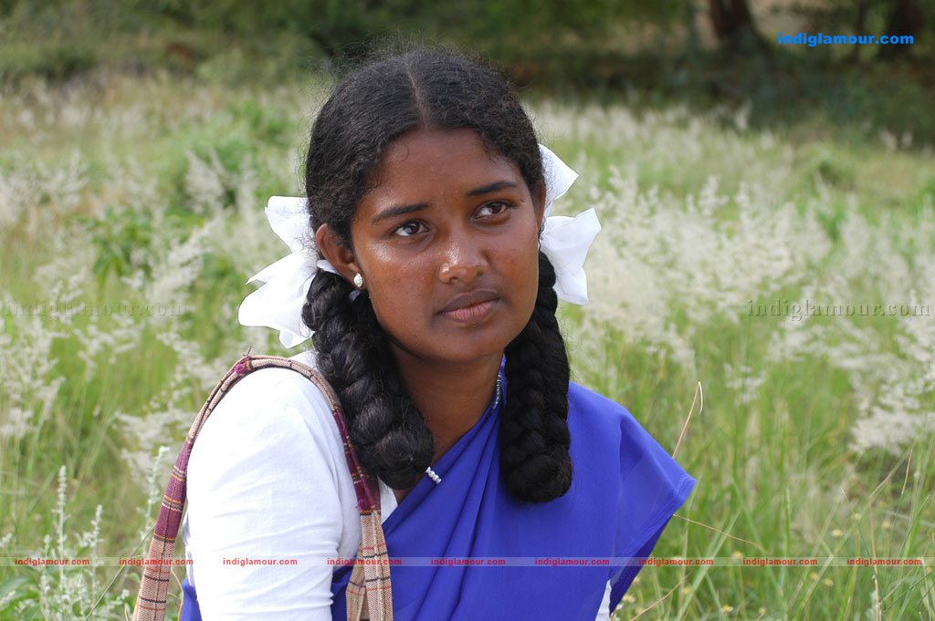 Tenkasi Pakkathula Movie hd photo