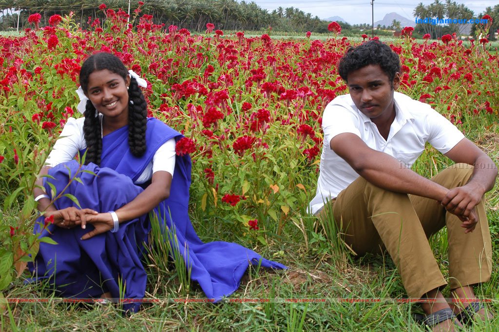 Tenkasi Pakkathula Movie hd photo