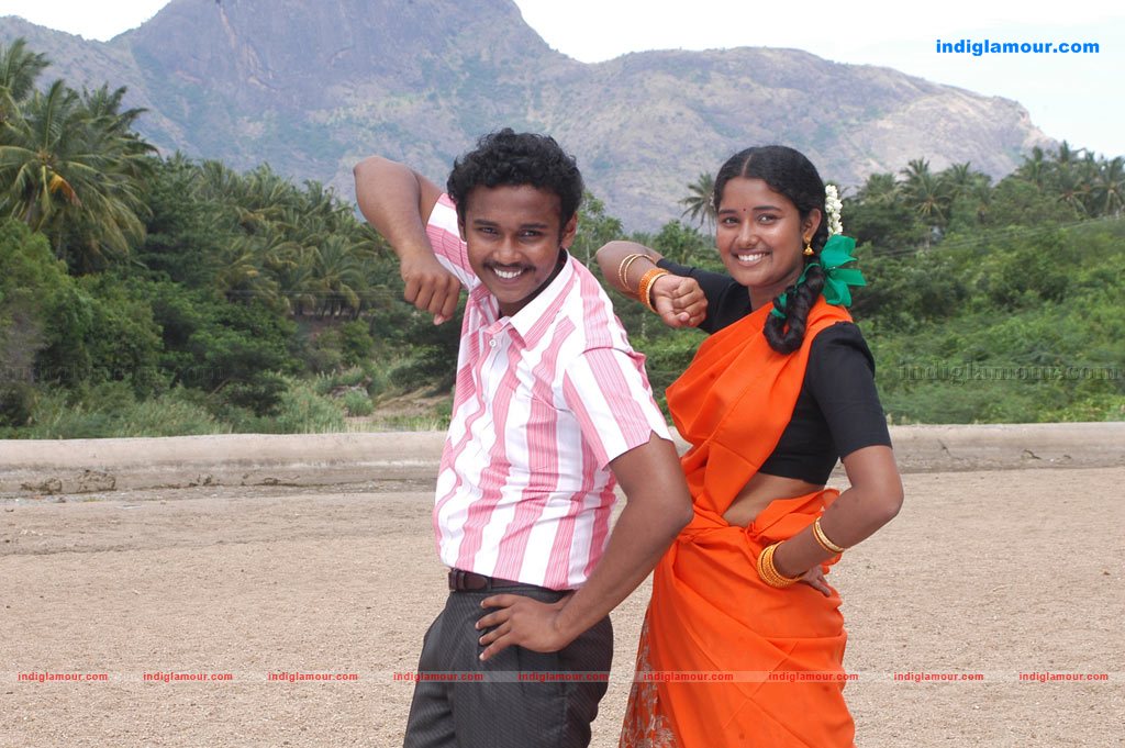Tenkasi Pakkathula Movie hd photo