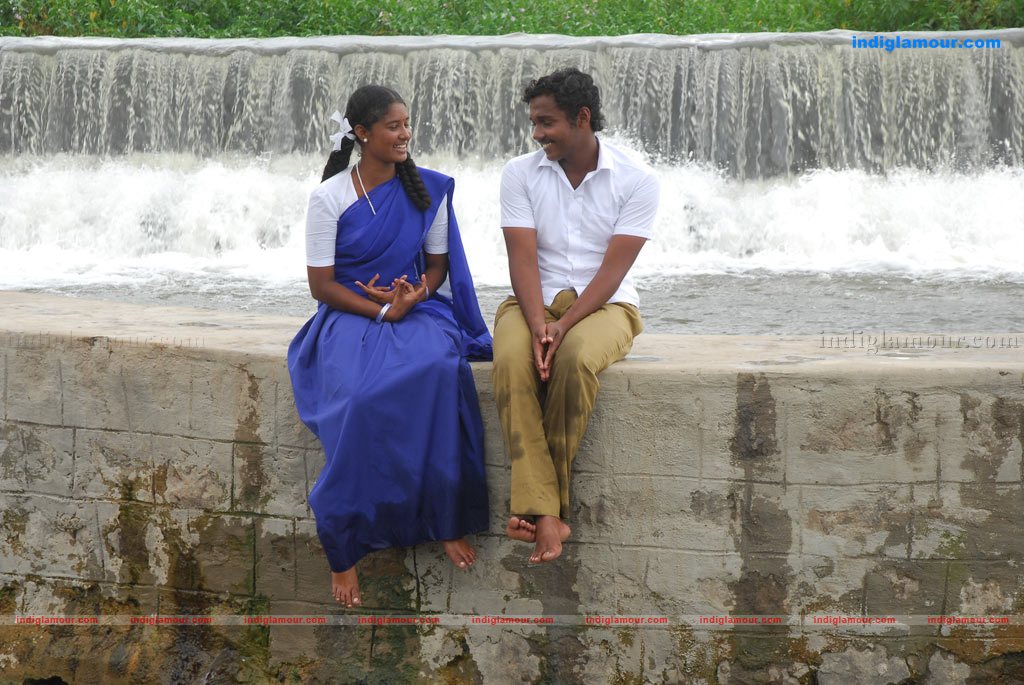 Tenkasi Pakkathula Movie hd photo
