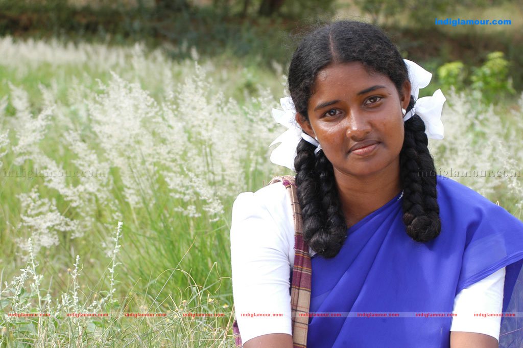 Tenkasi Pakkathula Movie hd photo