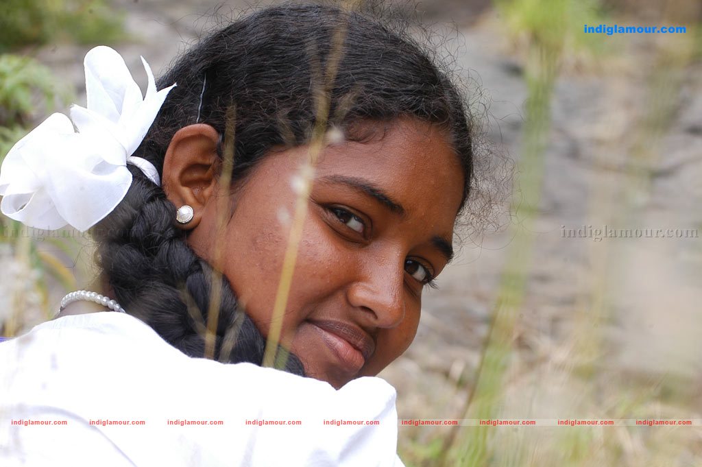 Tenkasi Pakkathula Movie hd photo