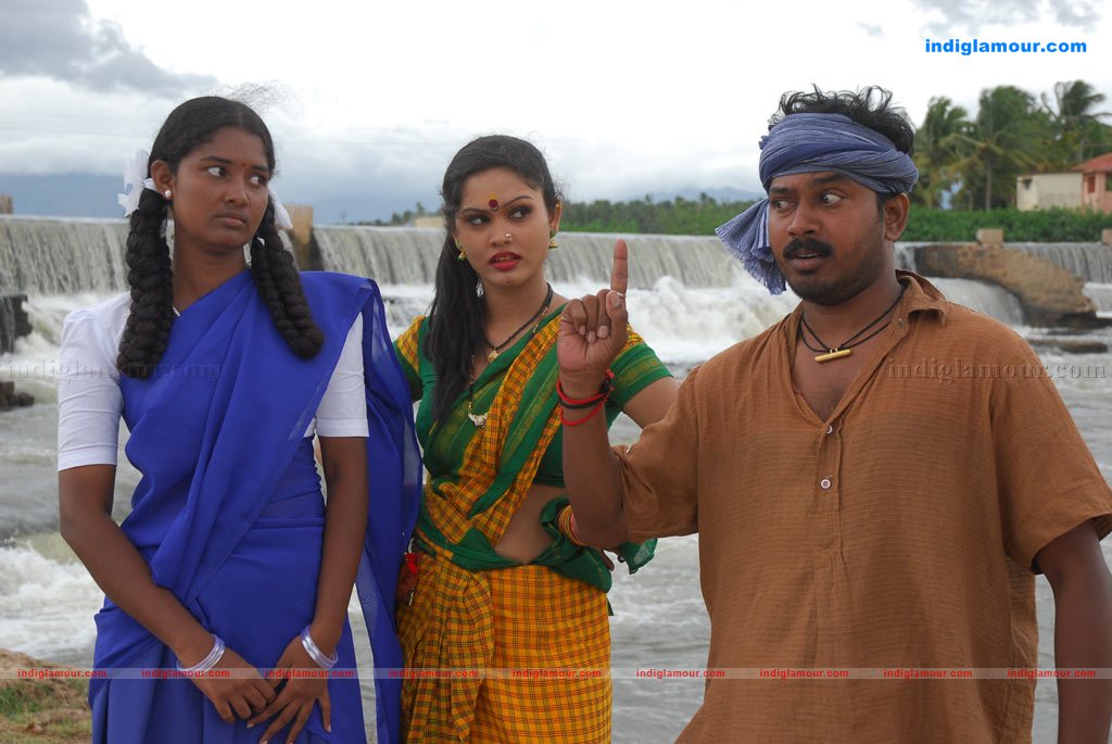 Tenkasi Pakkathula Movie hd photo