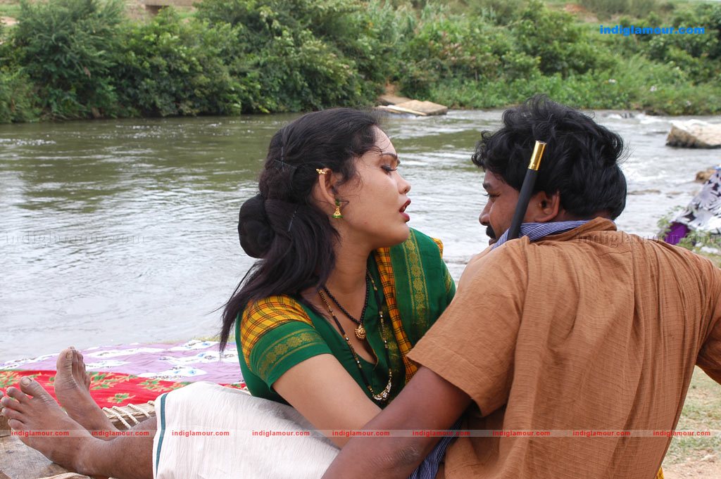 Tenkasi Pakkathula Movie hd photo